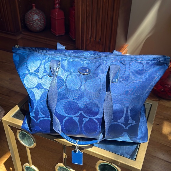 Coach Handbags - 💙Coach Large Signature Nylon Weekend Travel Bag!!!